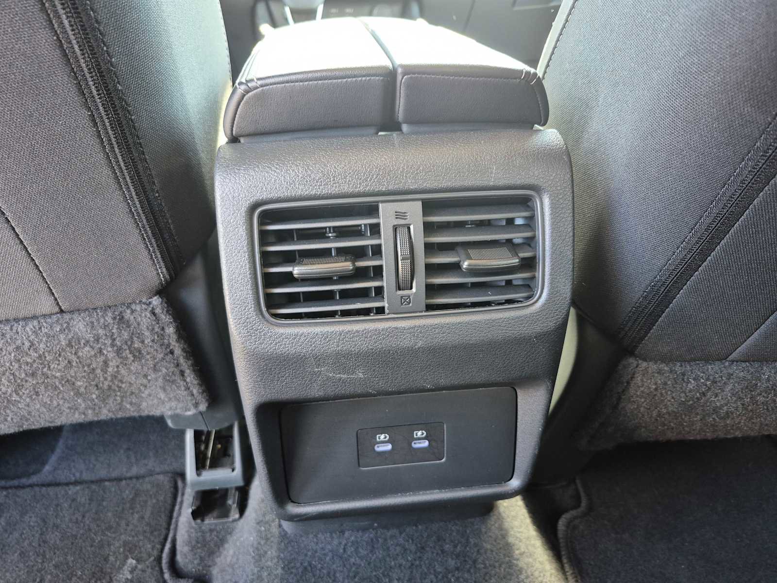 Used 2025 Nissan Rogue SV image 31