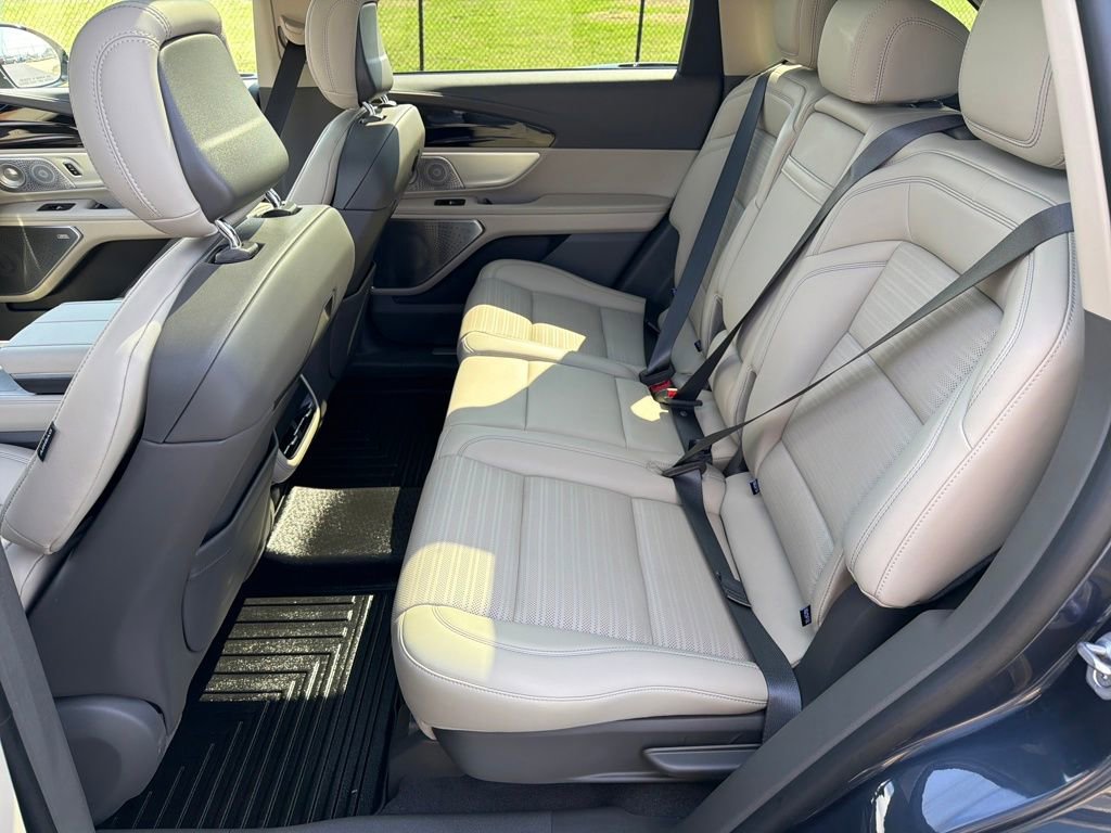 Used 2024 Lincoln Nautilus Reserve w/ Equipment Group 203A image 28