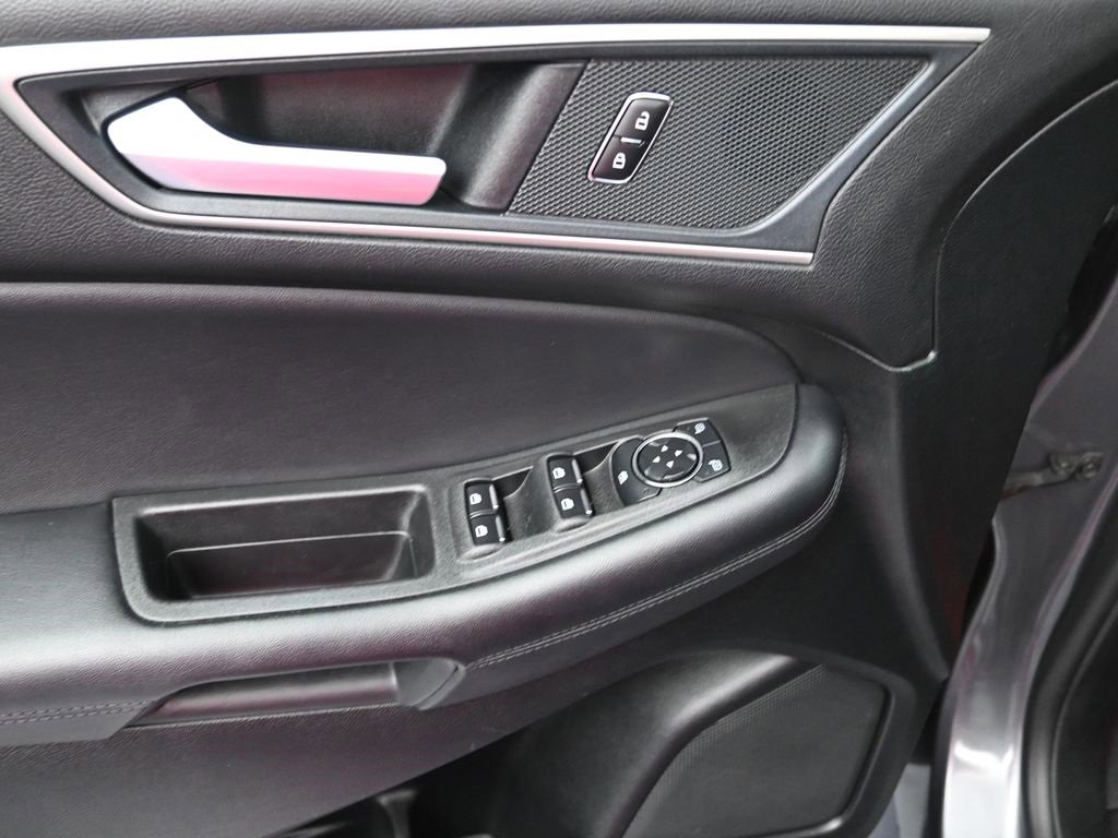 Used 2024 Ford Edge SEL image 12