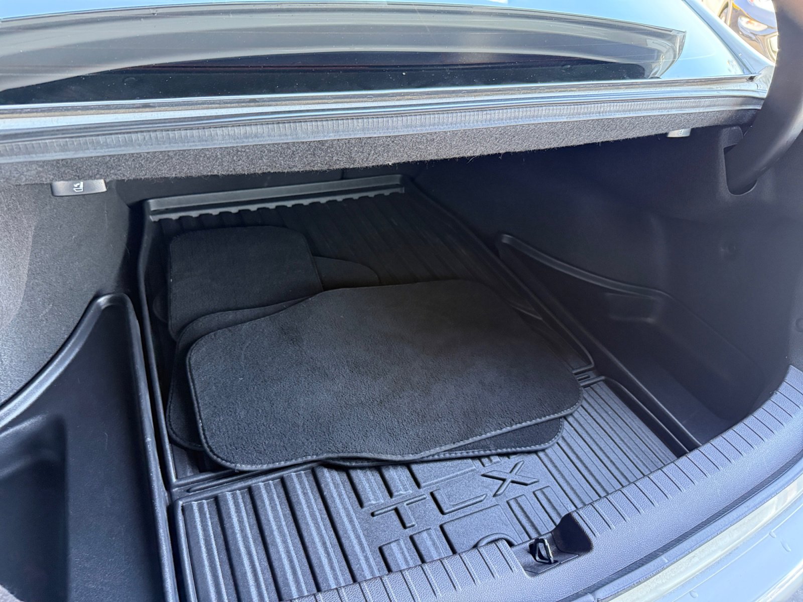 Used 2020 Acura TLX image 17