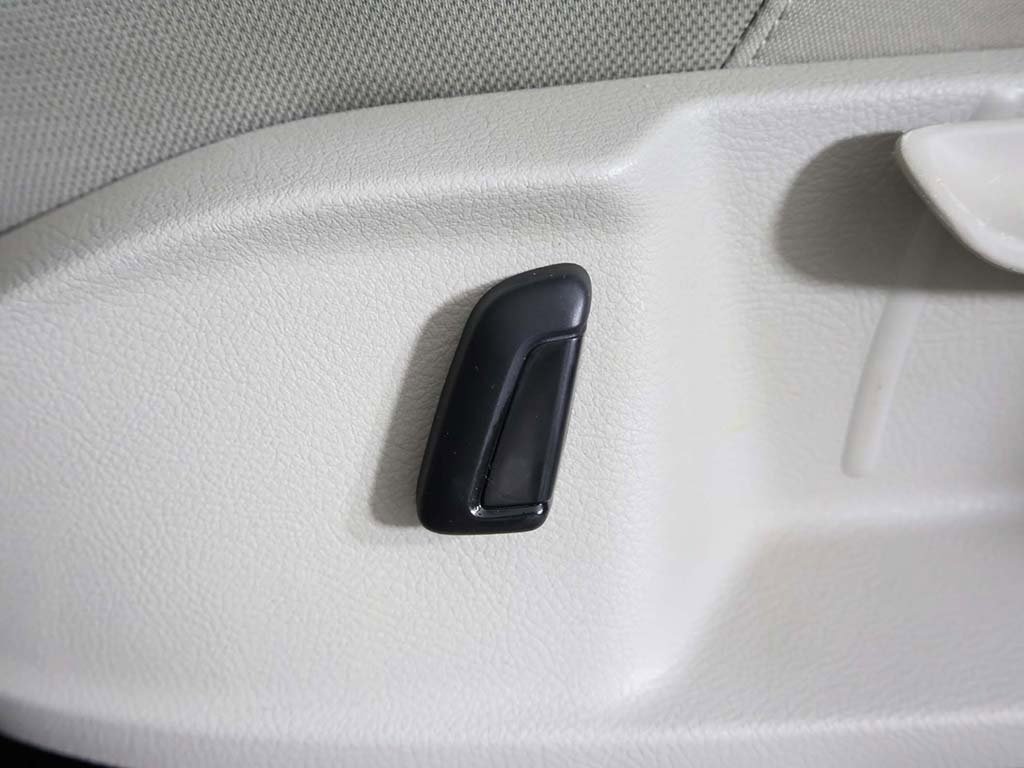 Used 2019 Volkswagen Golf S image 29