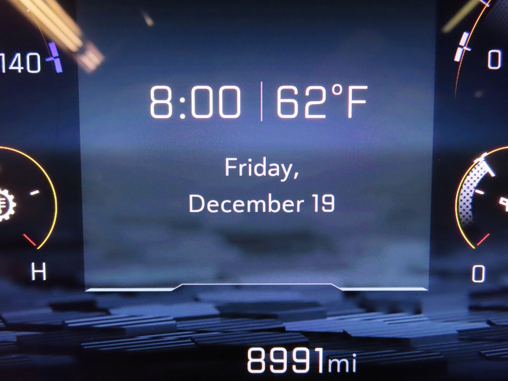 Used 2025 Chevrolet Suburban Z71 image 13