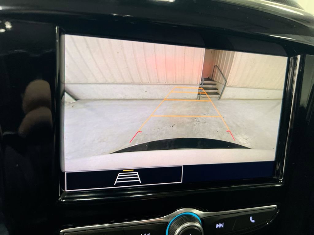 Used 2020 Chevrolet Traverse LS image 13