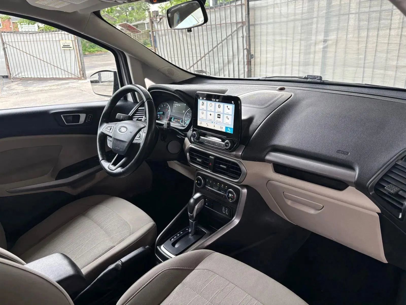 Used 2018 Ford EcoSport SE w/ SE Convenience Package image 17