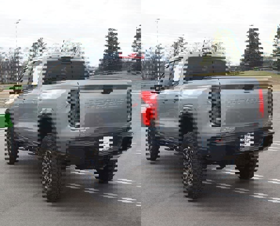 Used 2024 Chevrolet Colorado ZR2 w/ ZR2 Convenience Package III image 16