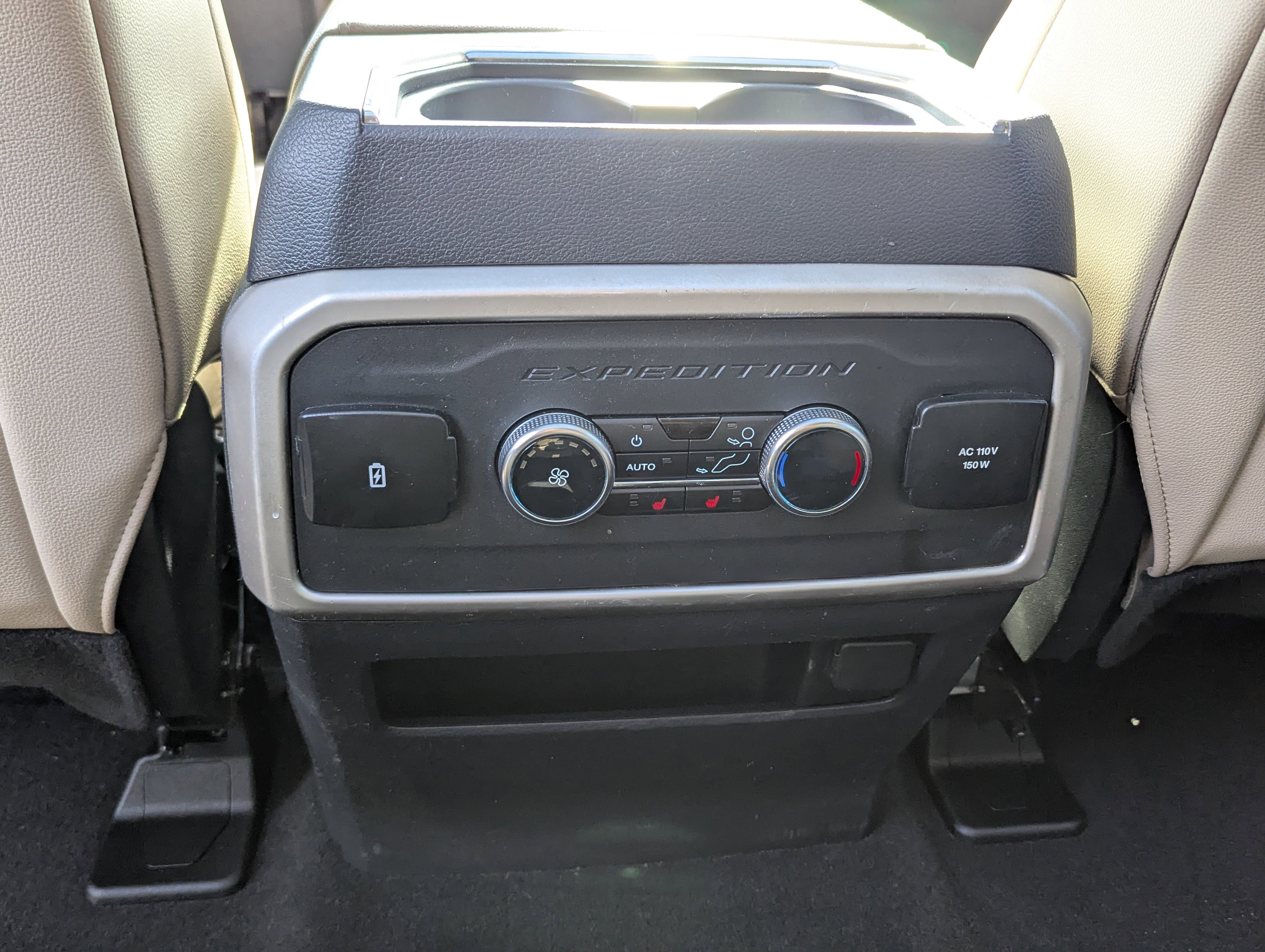 Used 2024 Ford Expedition Limited image 14