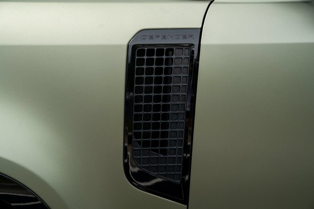 Used 2022 Land Rover Defender 90 X AWD/4WD image 24