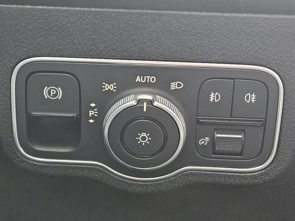 New 2026 Mercedes-Benz GLB 250 4MATIC image 25