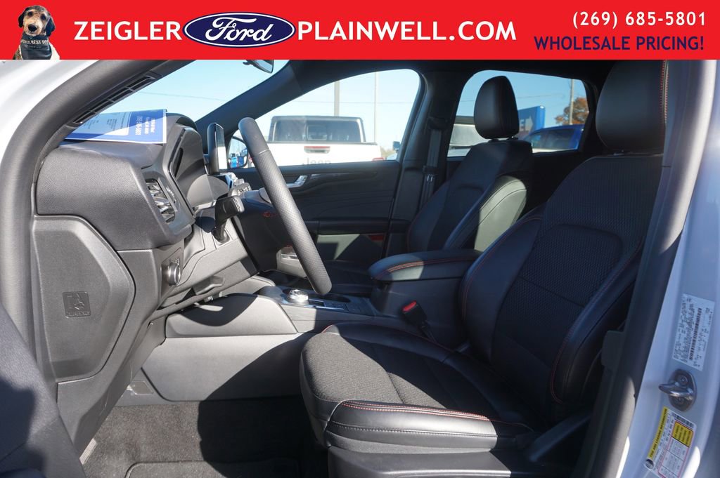 Used 2025 Ford Escape ST-Line image 16