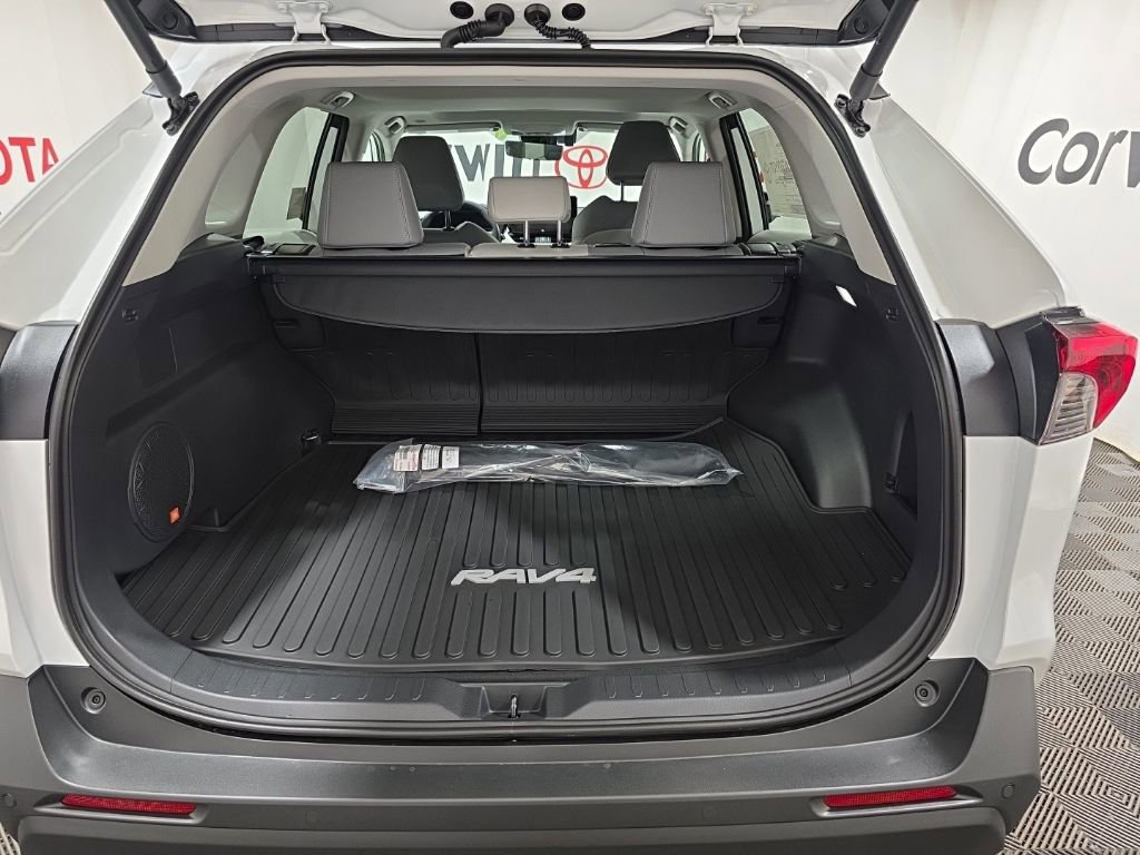 Used 2025 Toyota RAV4 XLE Premium image 8