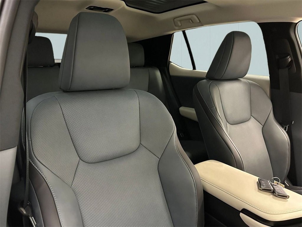 Used 2024 Lexus RZ 300e Premium image 40