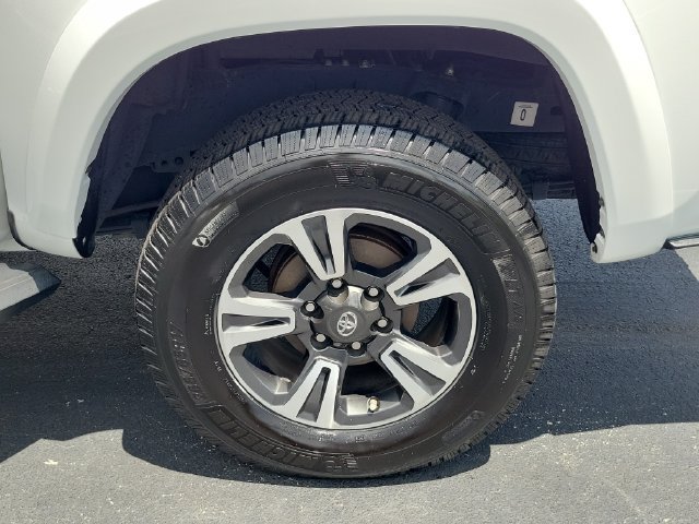 Used 2018 Toyota Tacoma TRD Sport RWD image 8