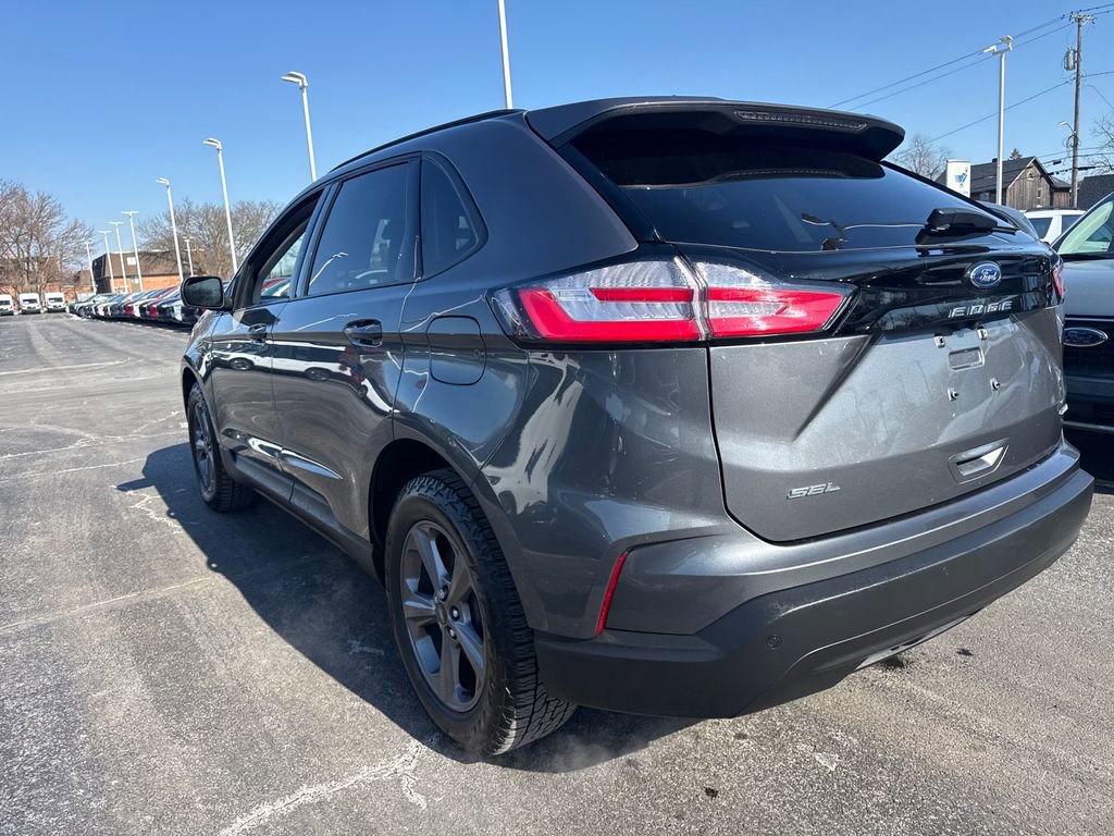 Used 2024 Ford Edge SEL w/ Sport Appearance Package image 9