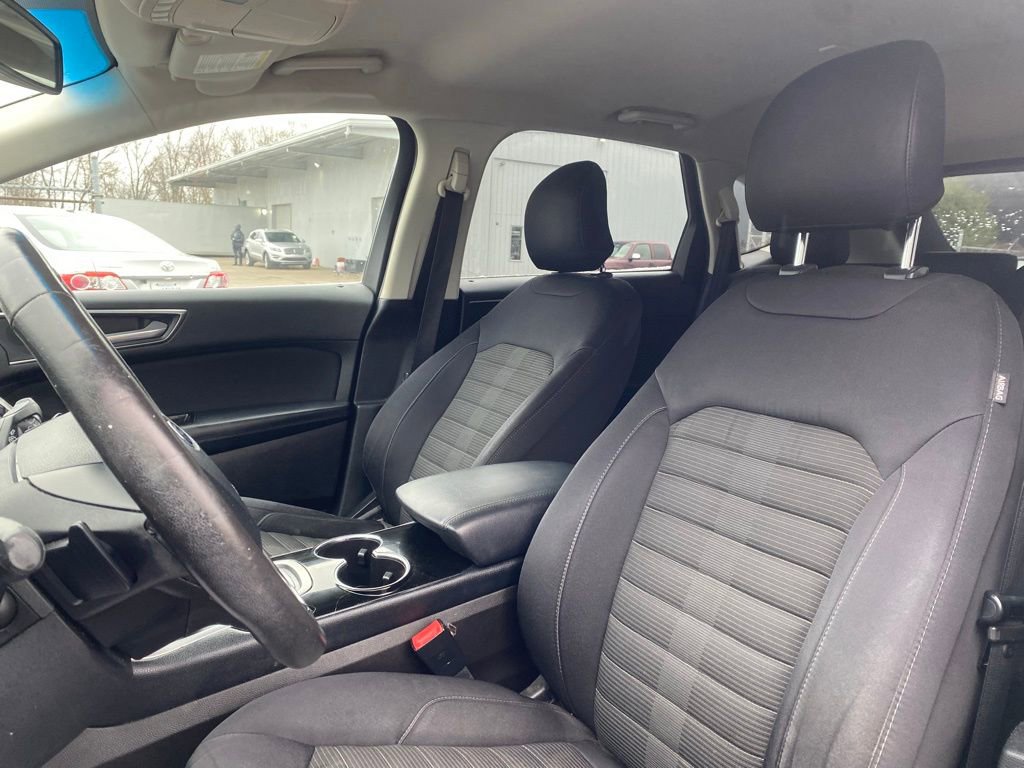 Used 2015 Ford Edge SEL image 18
