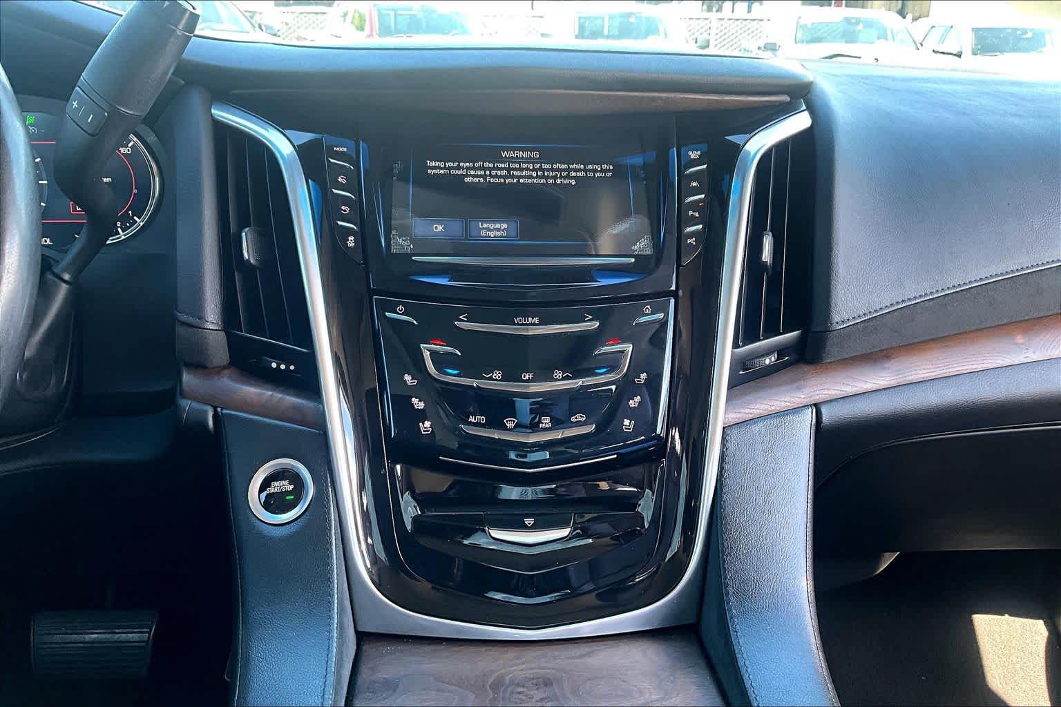 Used 2018 Cadillac Escalade ESV Luxury RWD image 34