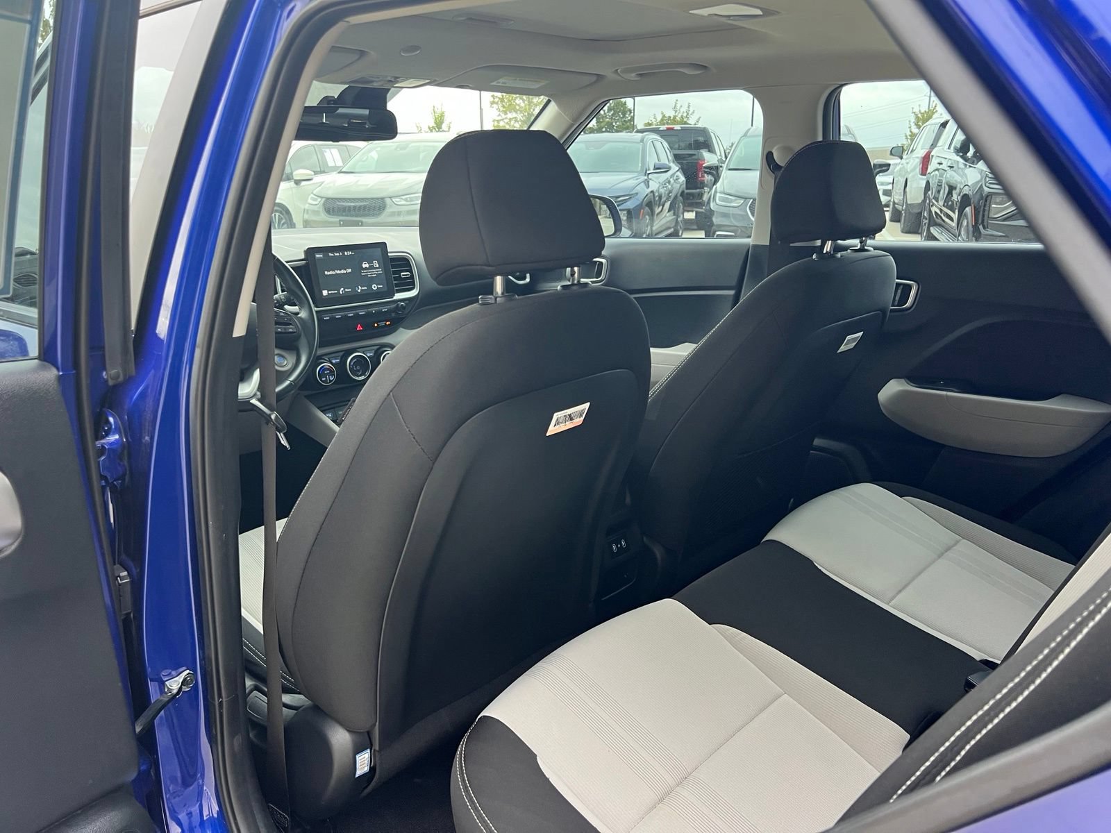 Certified 2025 Hyundai Venue SEL FWD image 16