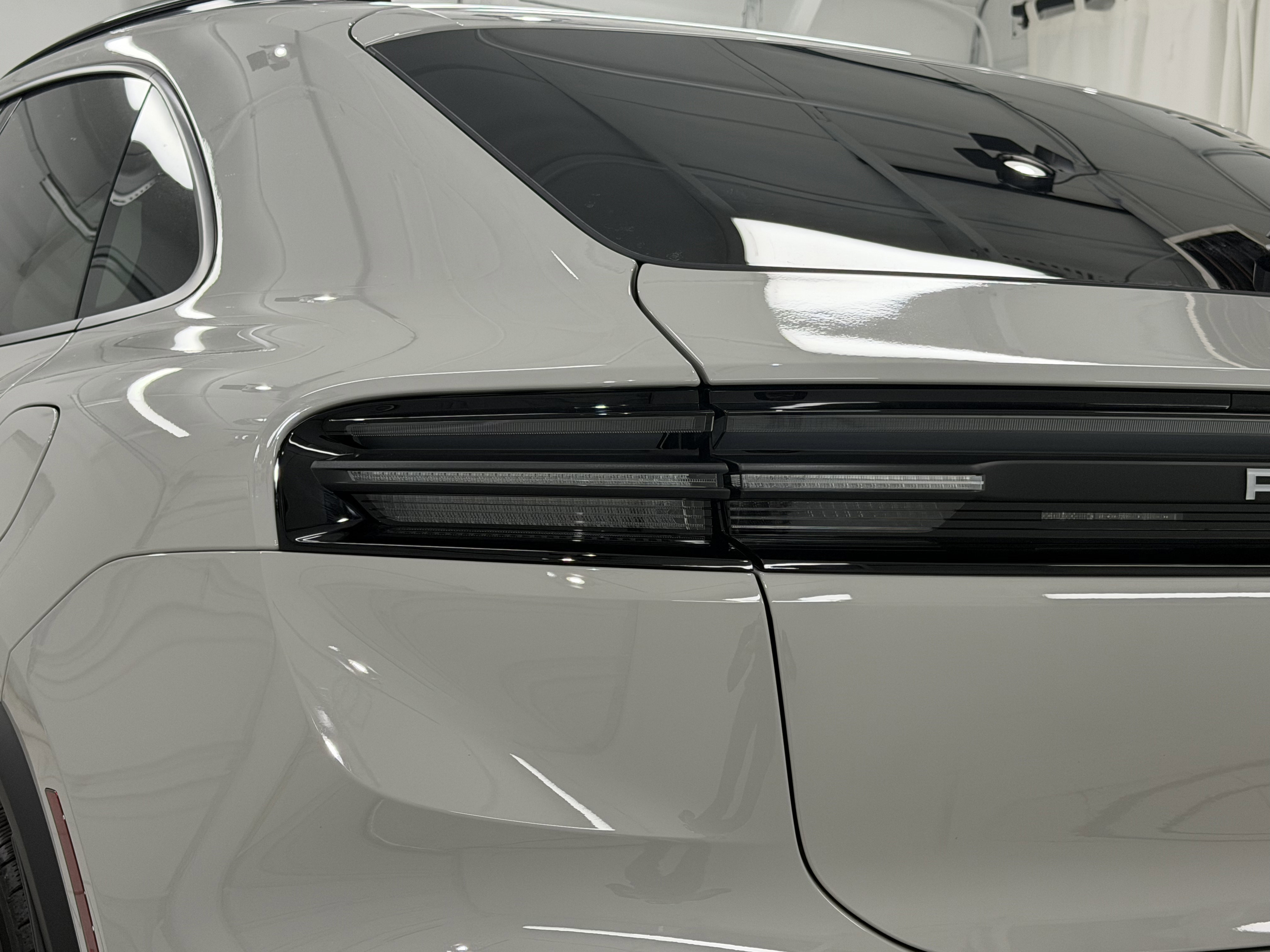New 2026 Porsche Macan 4 Electric image 18