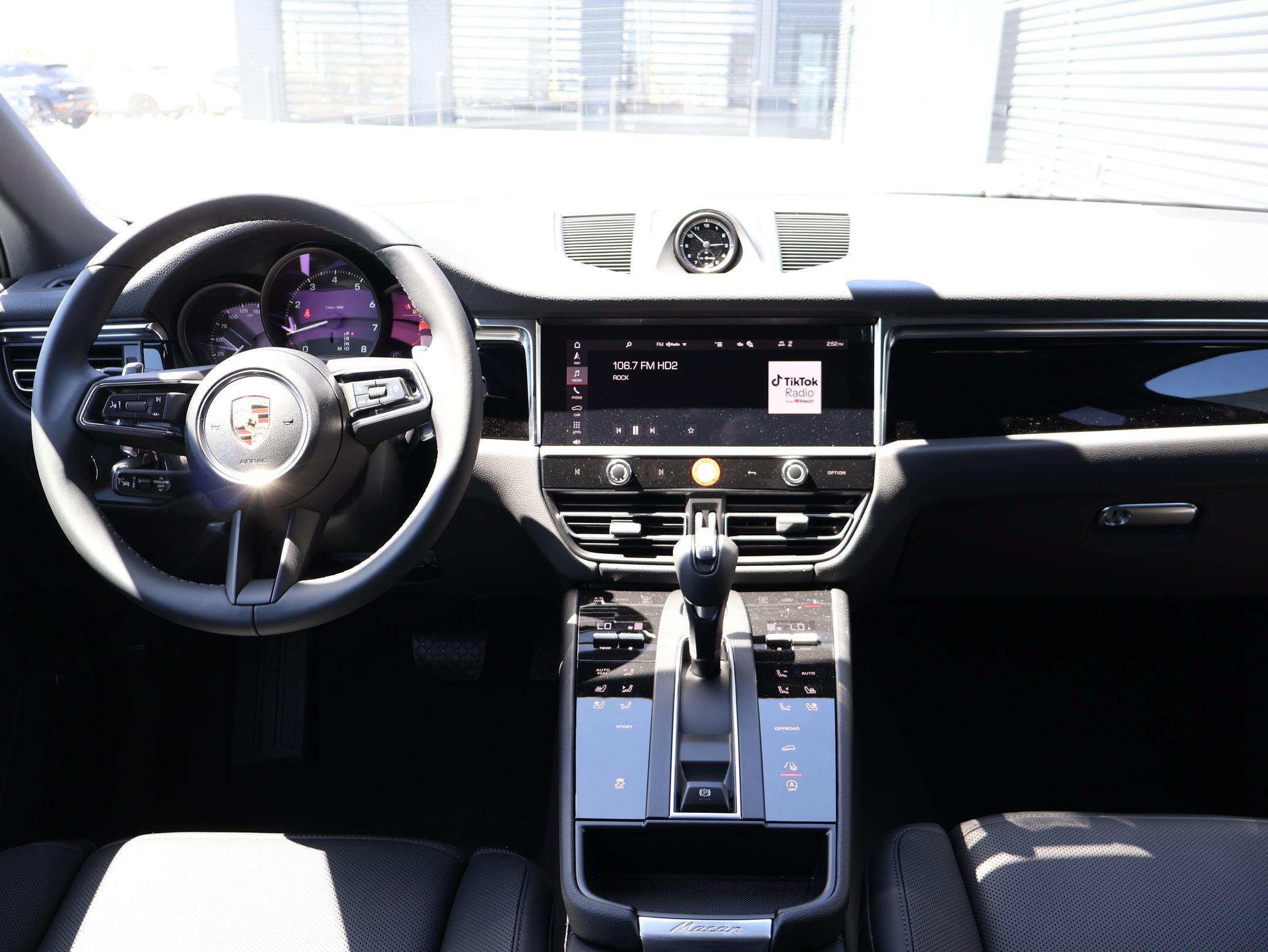 New 2026 Porsche Macan AWD/4WD image 22