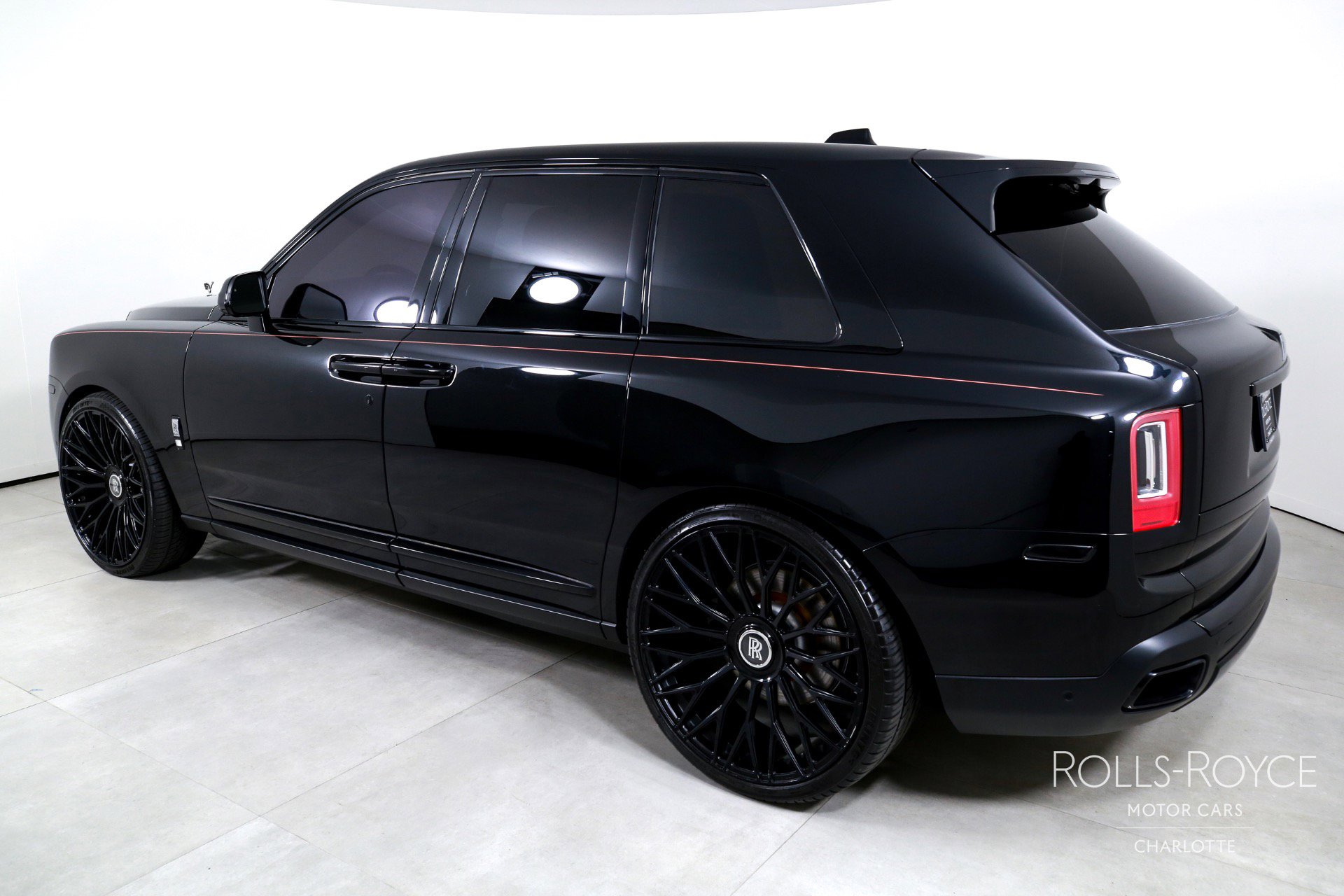 Certified 2022 Rolls-Royce Cullinan w/ Dark Exterior Package image 8