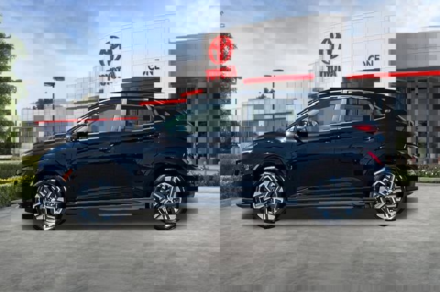 Used 2023 Hyundai Kona SE FWD image 8