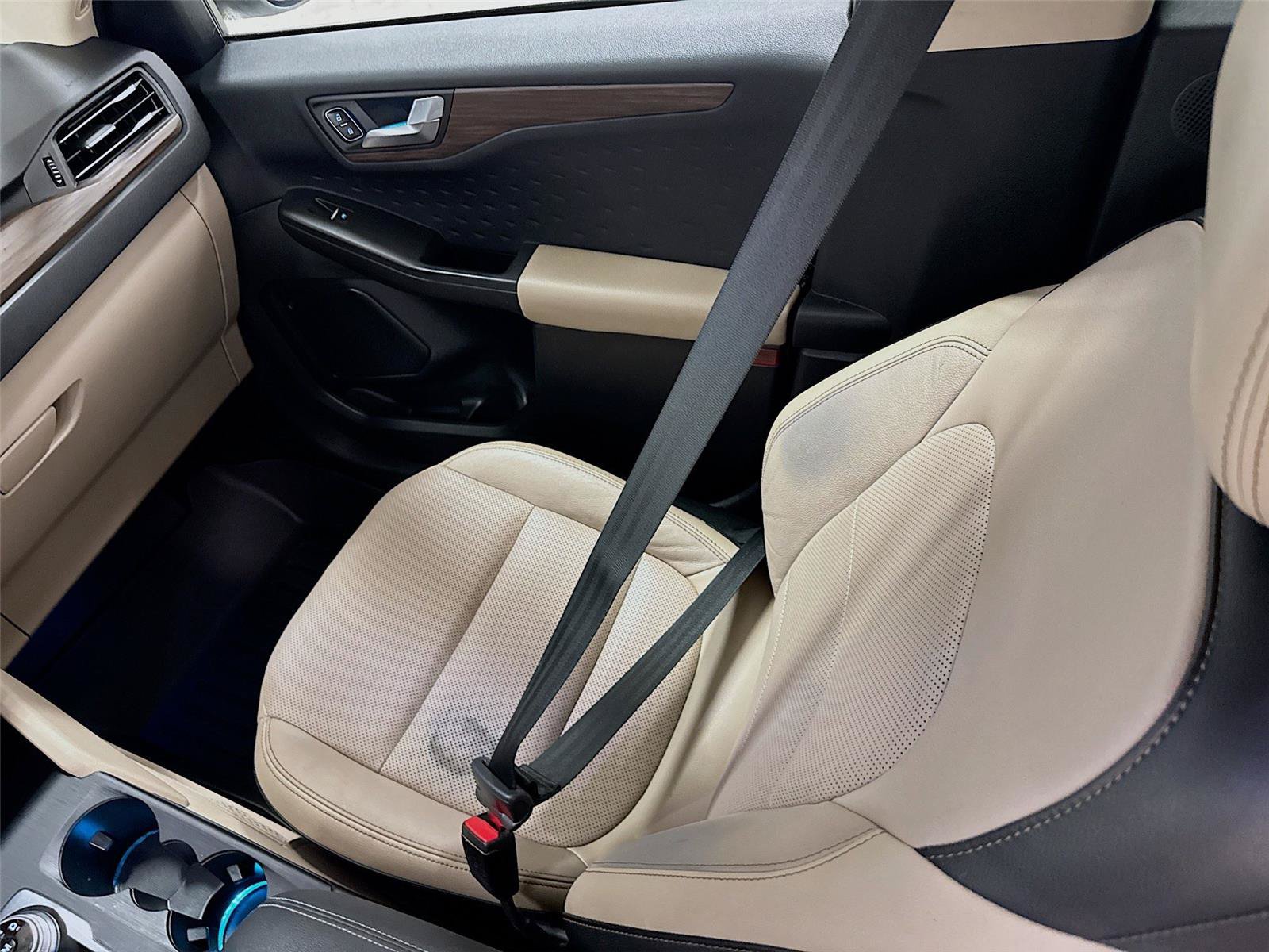 Used 2020 Ford Escape Titanium AWD/4WD image 24