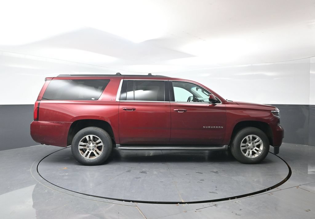Used 2016 Chevrolet Suburban LT w/ Luxury Package AWD/4WD image 2