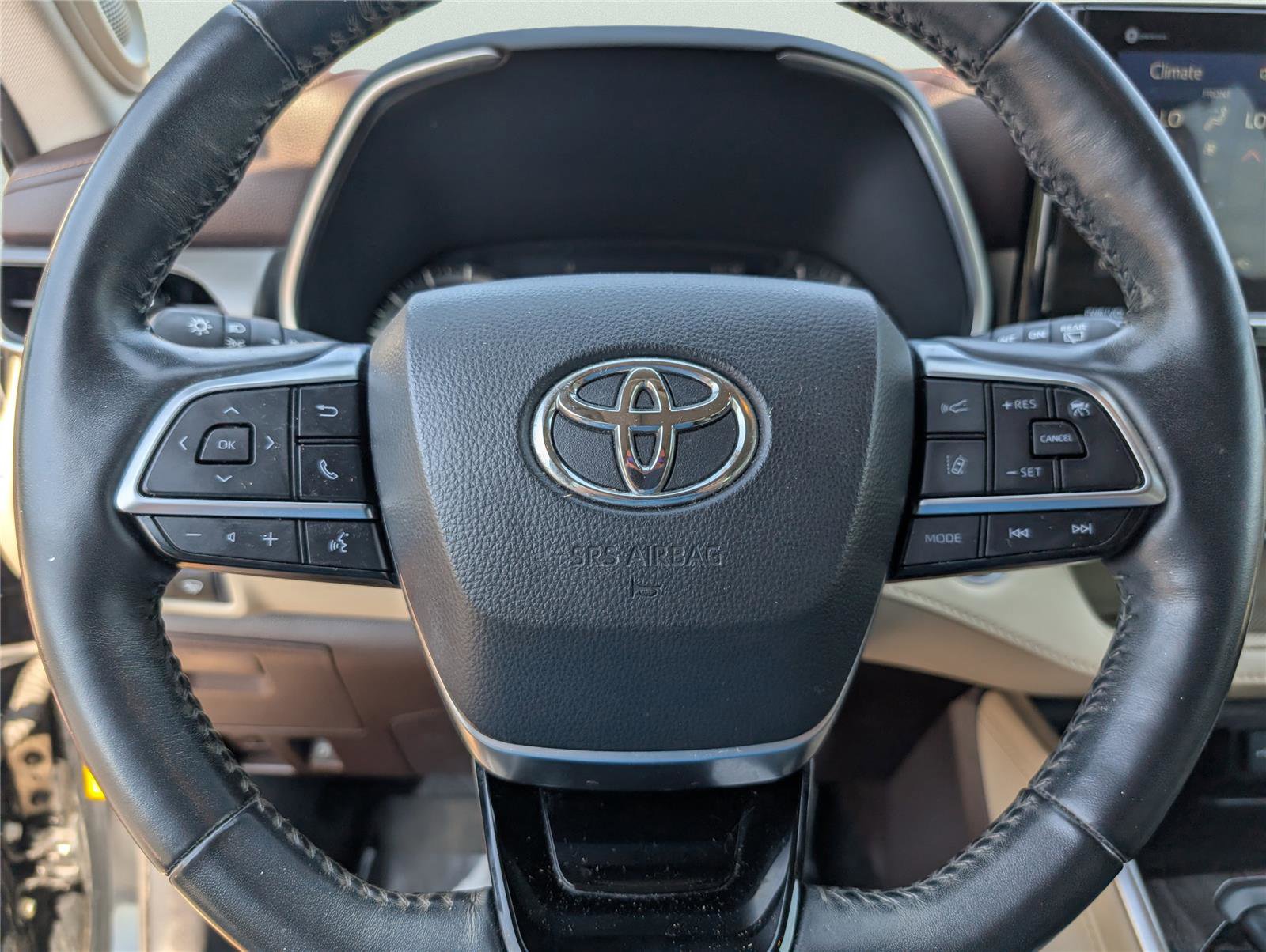 Used 2021 Toyota Highlander Limited image 25