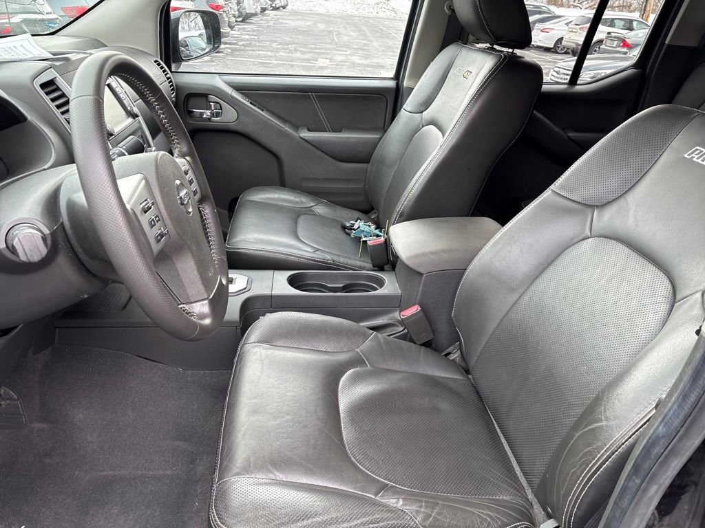 Used 2020 Nissan Frontier PRO-4X w/ Pro-4x Utility Package image 9