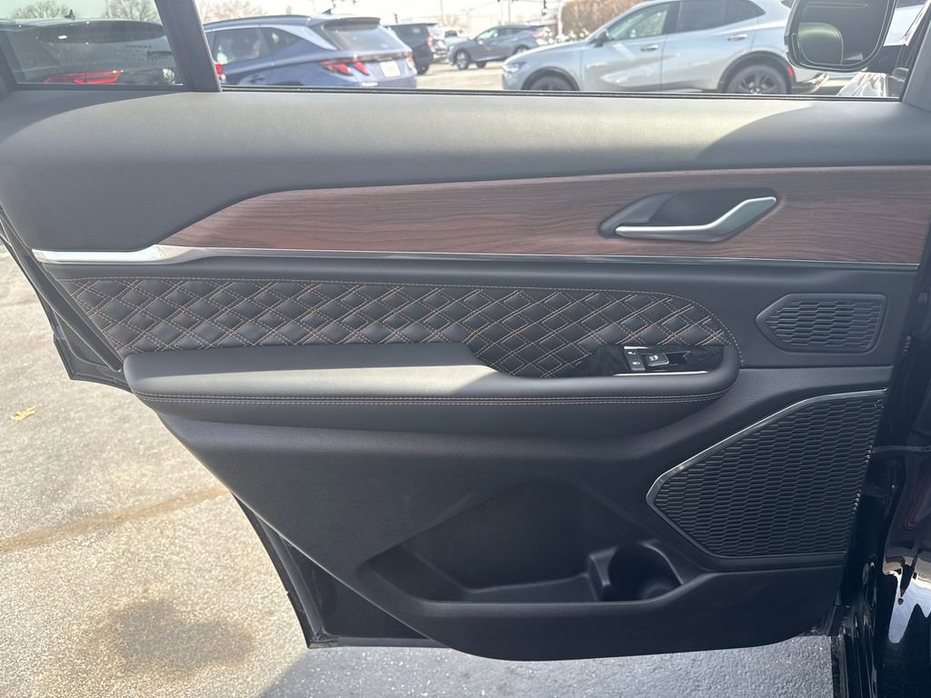 Used 2024 Jeep Grand Cherokee L Summit w/ MOPAR Finishing Package image 33