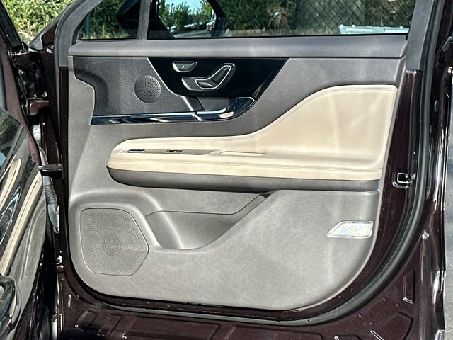 Certified 2023 Lincoln Corsair FWD w/ Equipment Group 101A image 17