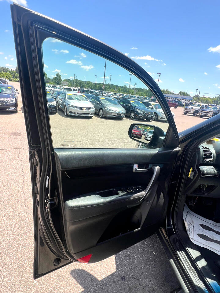 Used 2014 Kia Sorento LX image 10