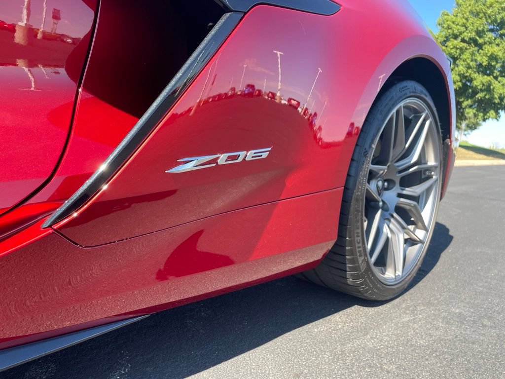 Used 2025 Chevrolet Corvette Z06 w/ Chrome Exterior Badge Package RWD image 11