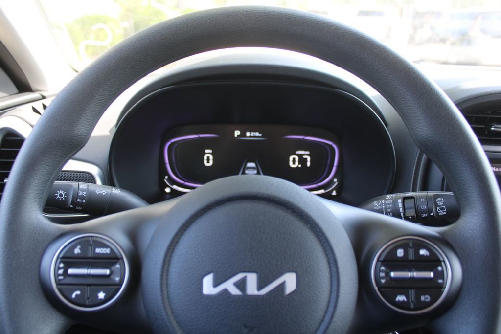 Certified 2025 Kia Soul LX w/ LX Technology Package image 24