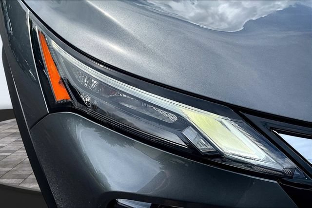 Used 2025 Nissan Rogue S FWD image 30