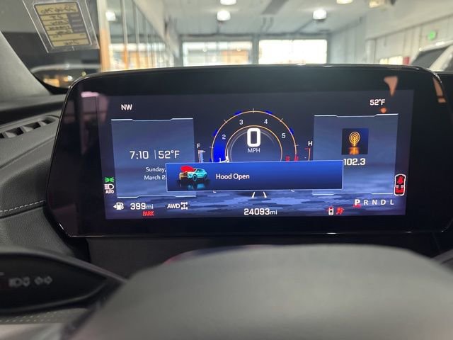 Used 2025 Chevrolet Traverse LT image 18