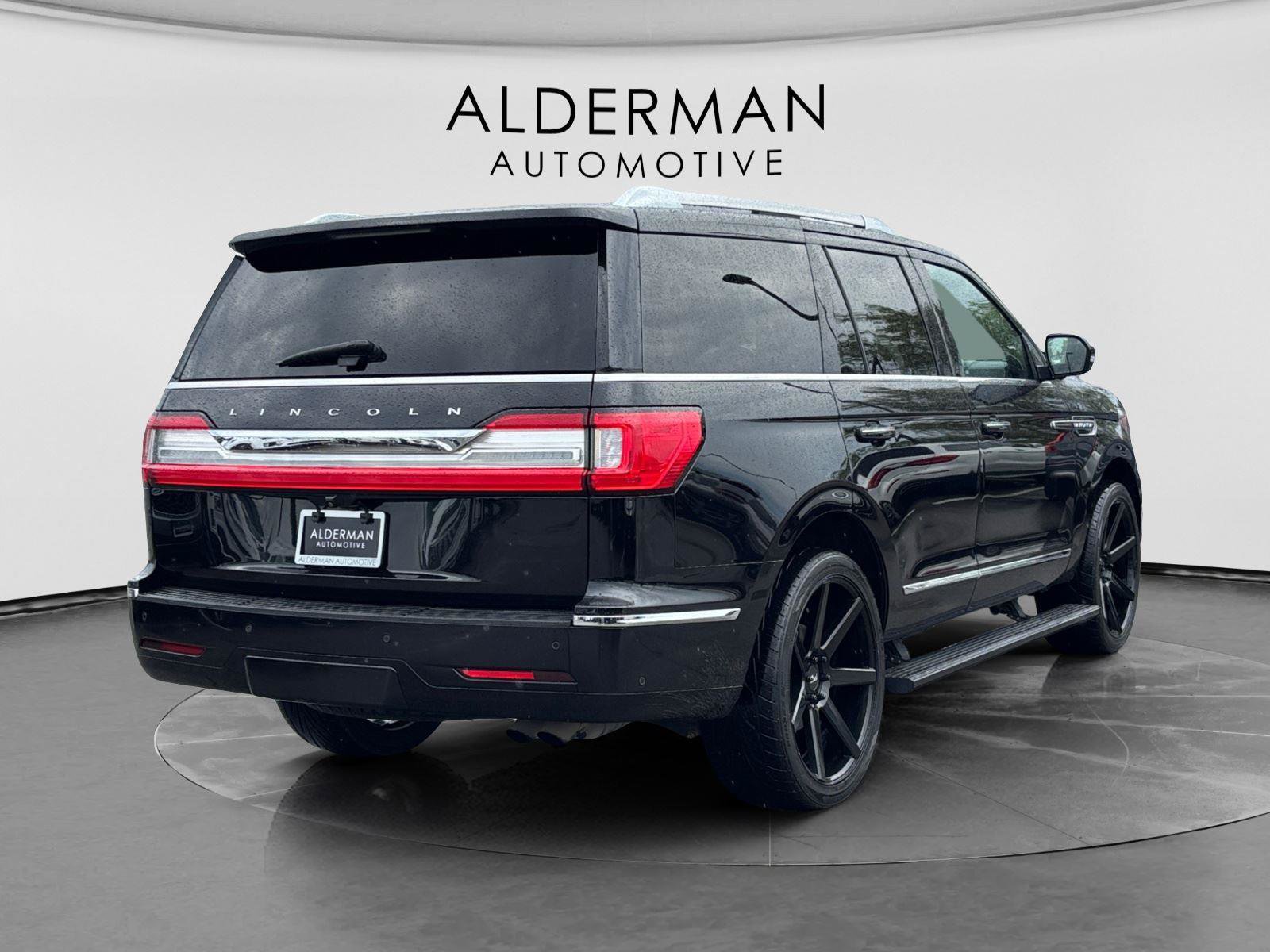 Used 2021 Lincoln Navigator Reserve w/ Equipment Group 208A AWD/4WD image 6