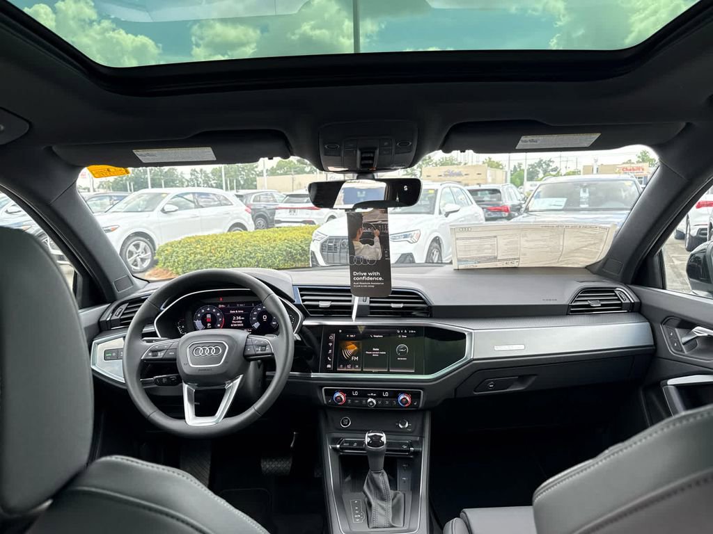 New 2025 Audi Q3 2.0T Premium image 29