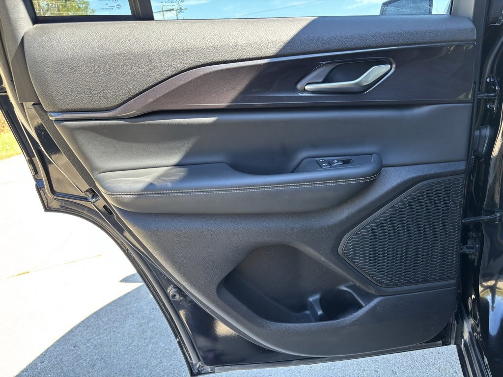 Used 2023 Jeep Grand Cherokee Altitude image 23