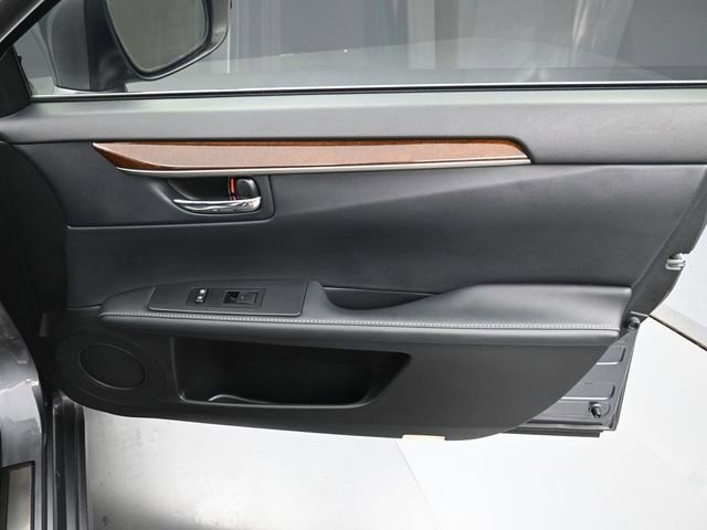 Used 2014 Lexus ES 350 w/ Luxury Package image 39