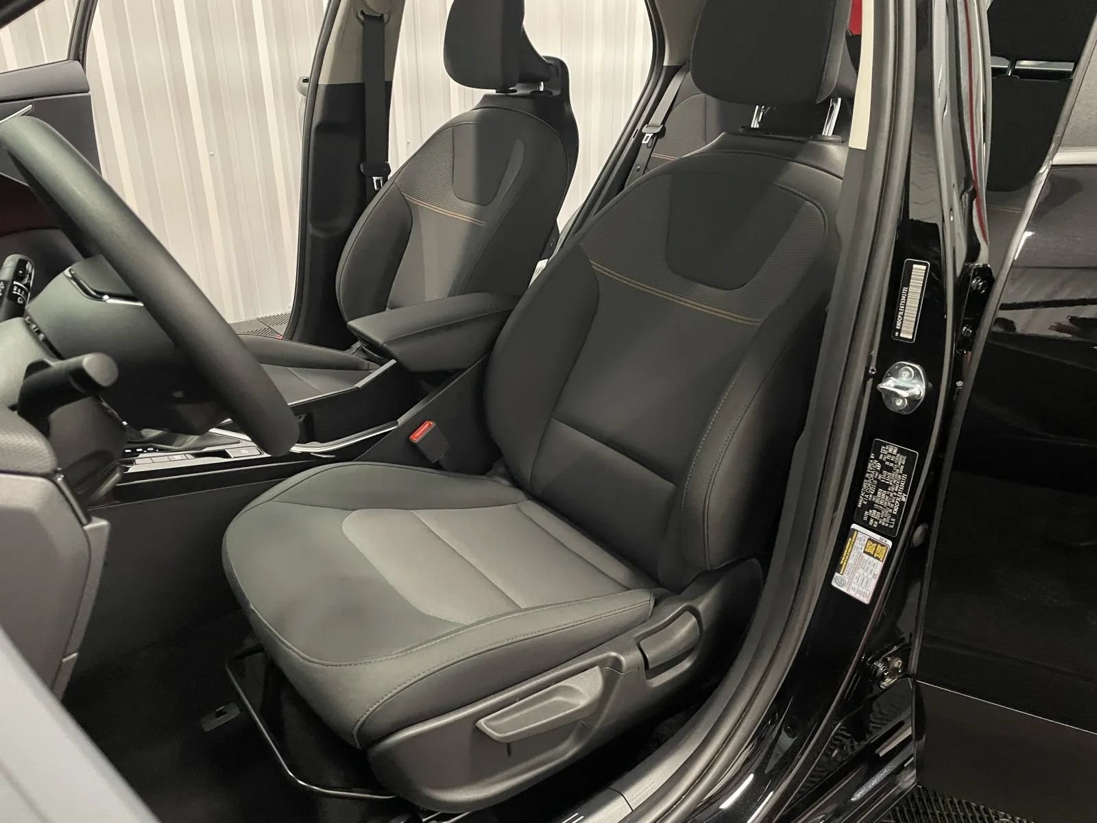 Used 2026 Kia Niro LX FWD image 33