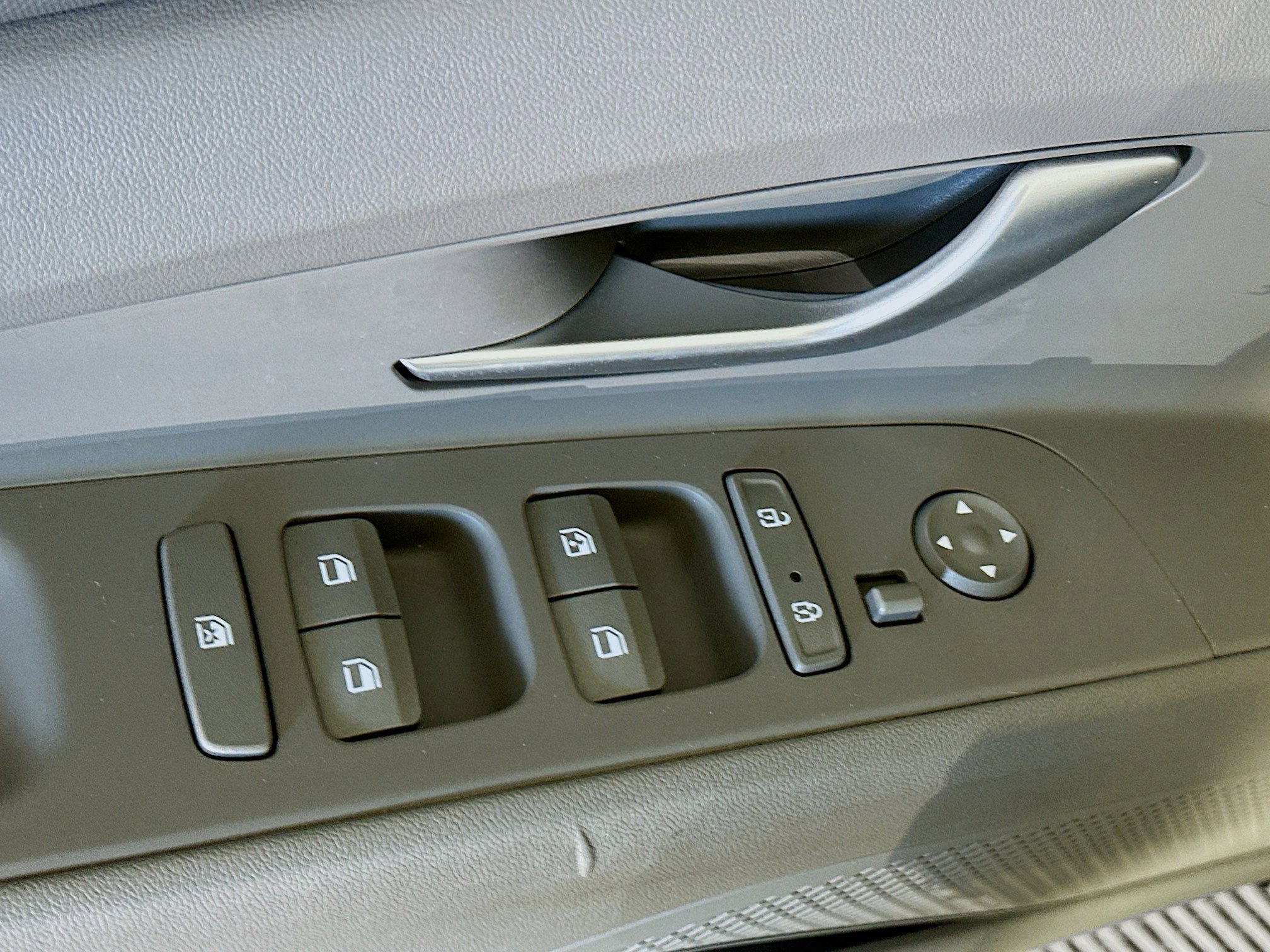 Used 2023 Hyundai Elantra SEL image 15