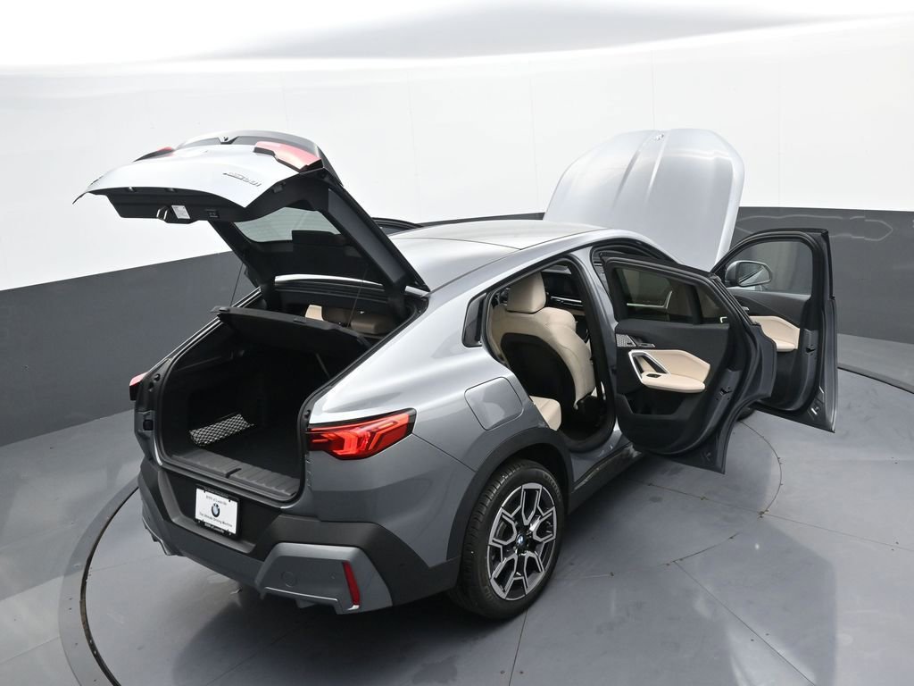 Used 2025 BMW X2 xDrive28i w/ Premium Package image 44