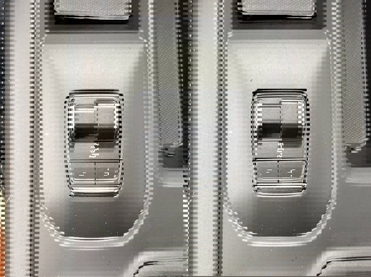 Used 2024 GMC Sierra 2500 Denali Ultimate image 33