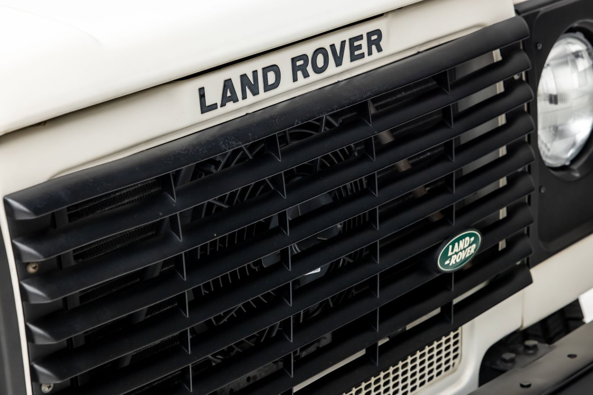 Used 1997 Land Rover Defender 90 image 40