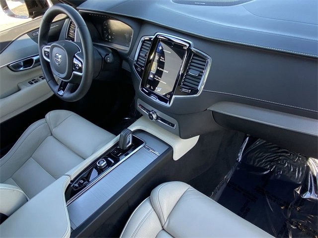 Used 2022 Volvo XC90 T8 R-Design w/ Advanced Package image 14