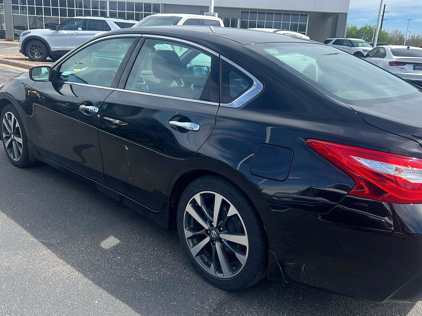 Used 2016 Nissan Altima 3.5 SR FWD image 8