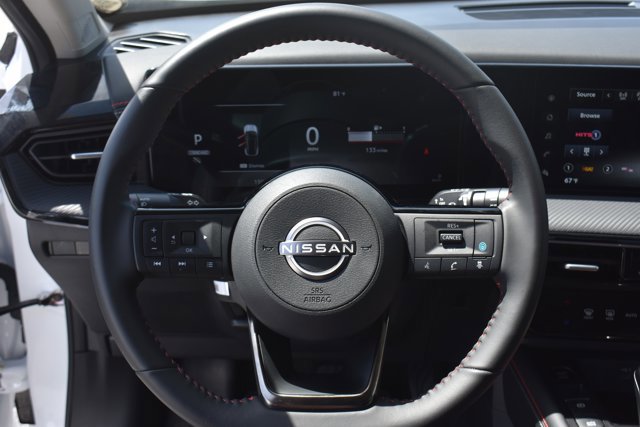 Used 2025 Nissan Kicks SR FWD image 18
