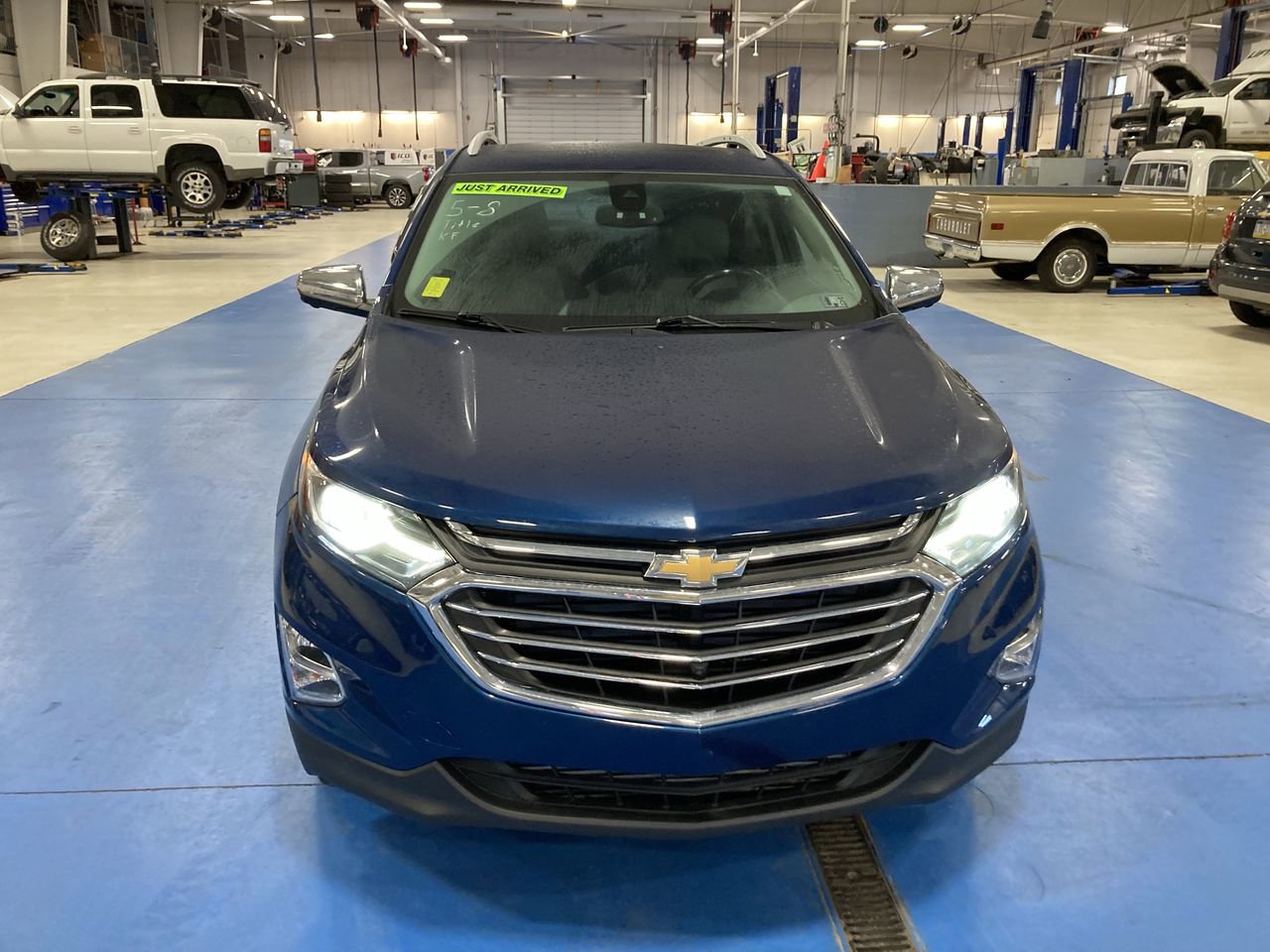 Used 2019 Chevrolet Equinox Premier AWD/4WD image 2
