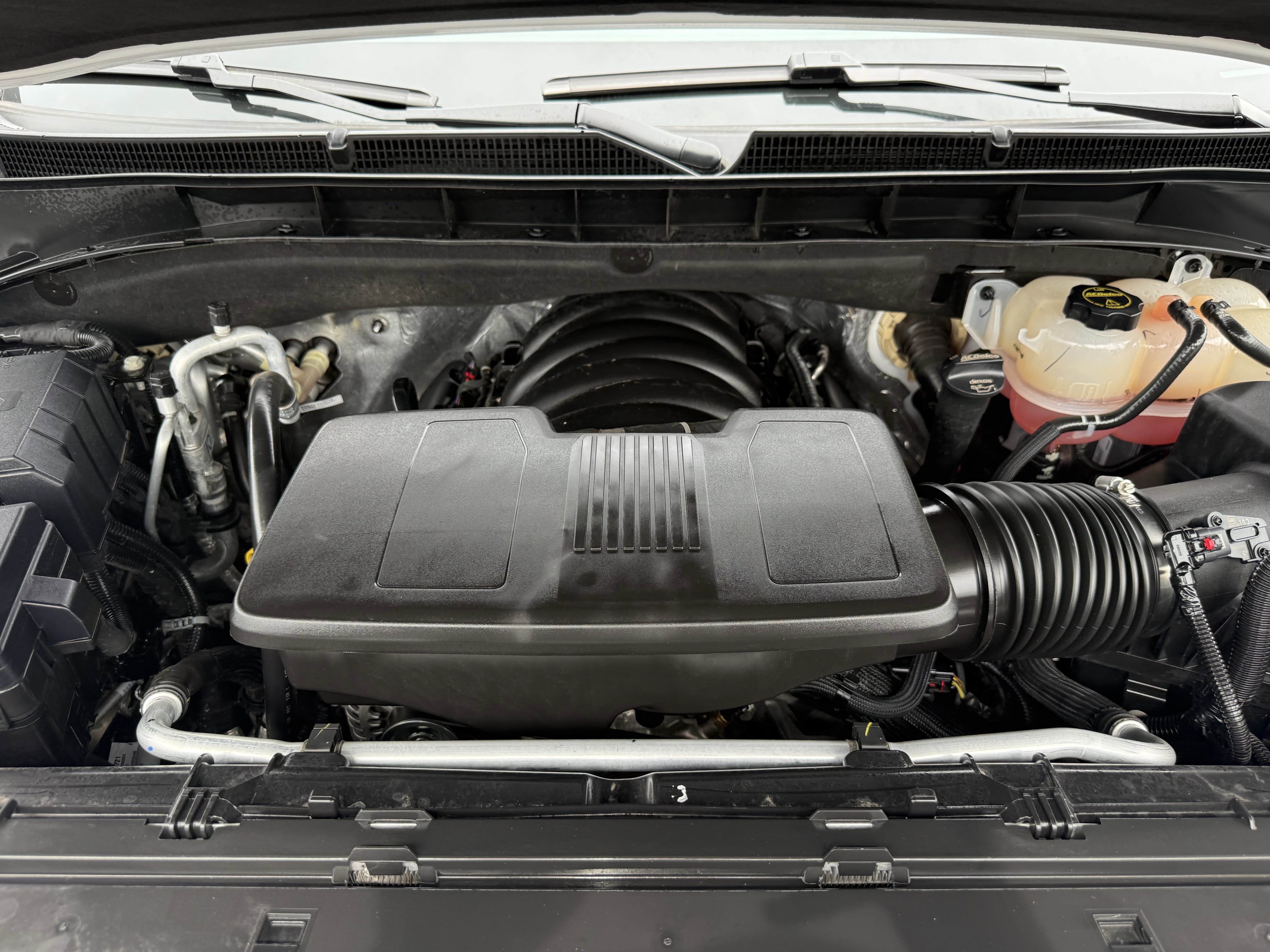 Used 2025 GMC Yukon Denali AWD/4WD image 32