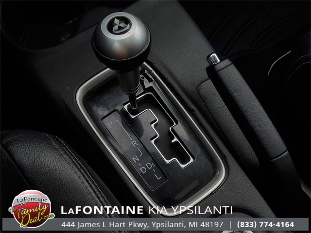 Used 2016 Mitsubishi Outlander SEL image 21